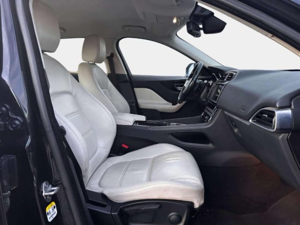 Jaguar F-Pace usata a Siena (3)