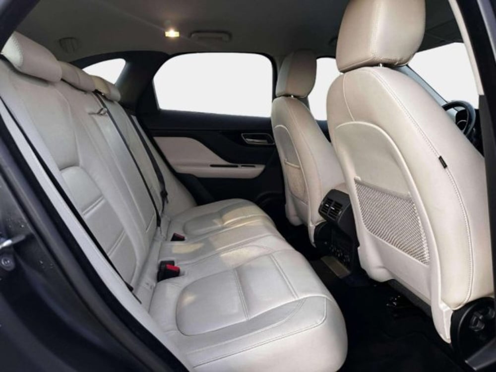 Jaguar F-Pace usata a Siena (4)