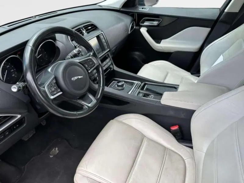 Jaguar F-Pace usata a Siena (10)