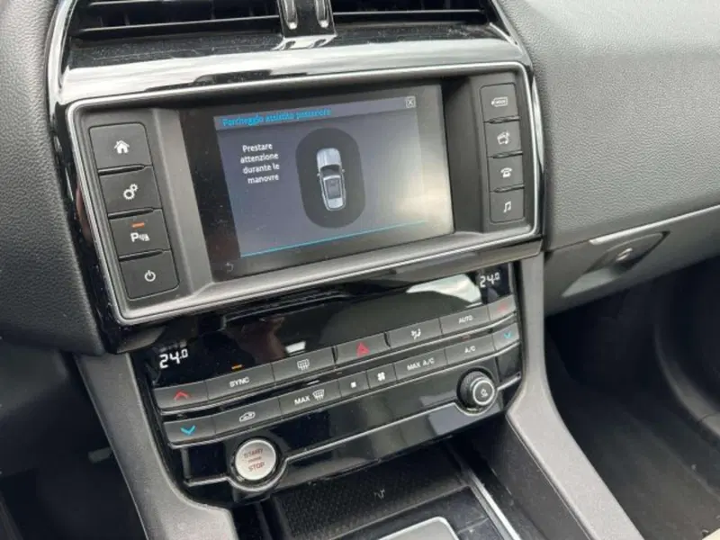 Jaguar F-Pace usata a Siena (12)
