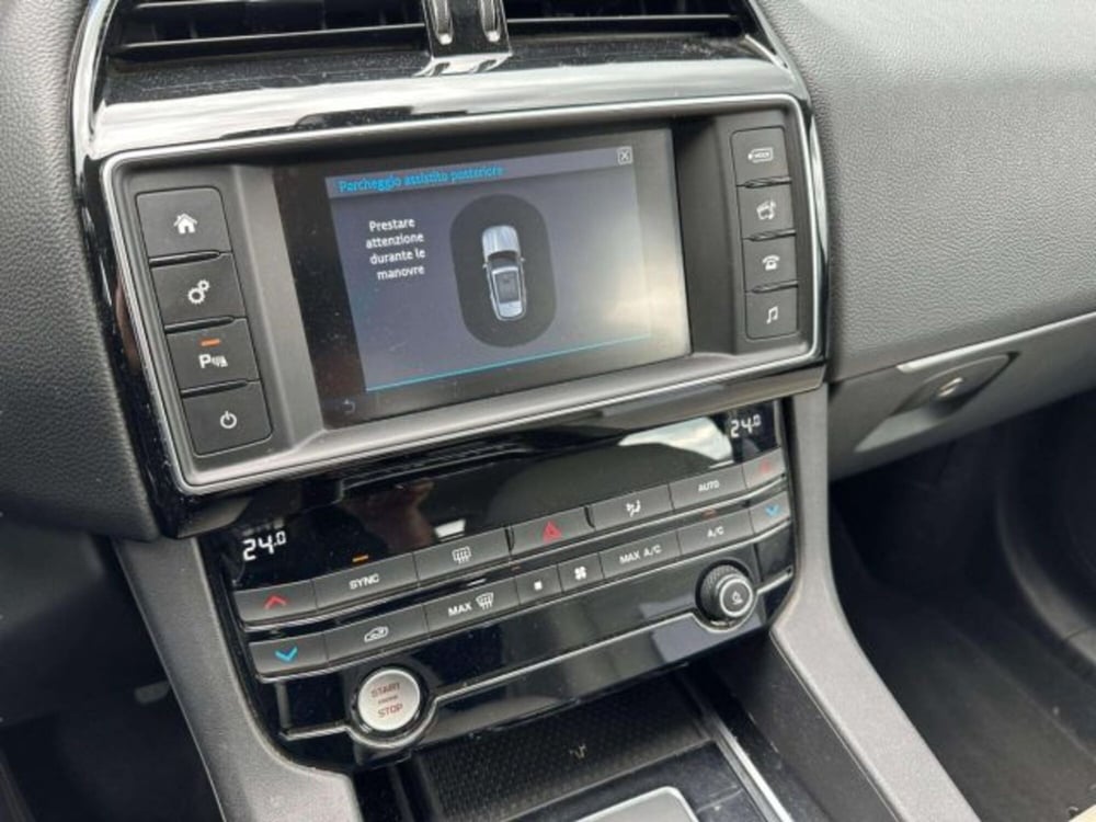 Jaguar F-Pace usata a Siena (12)