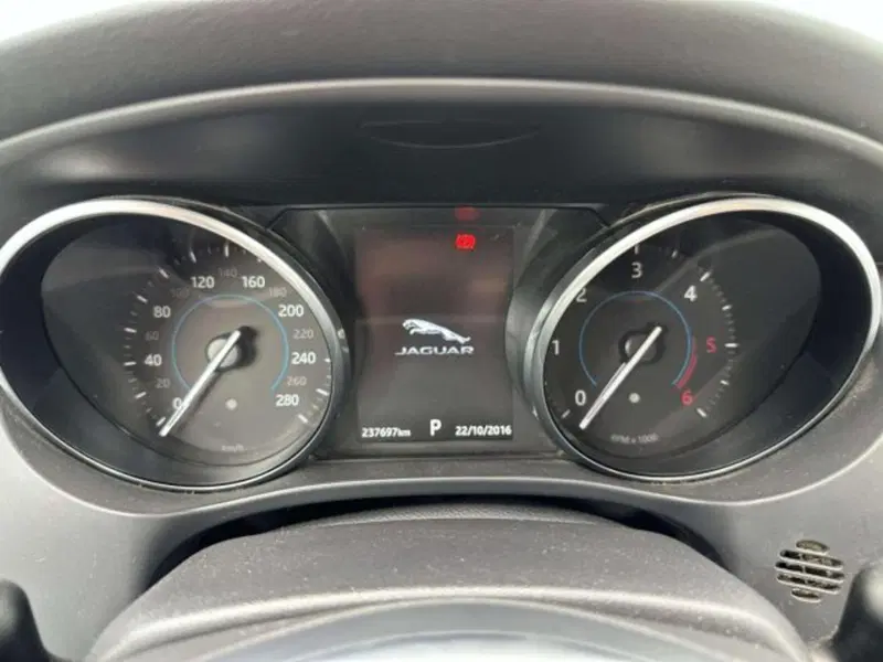 Jaguar F-Pace usata a Siena (14)