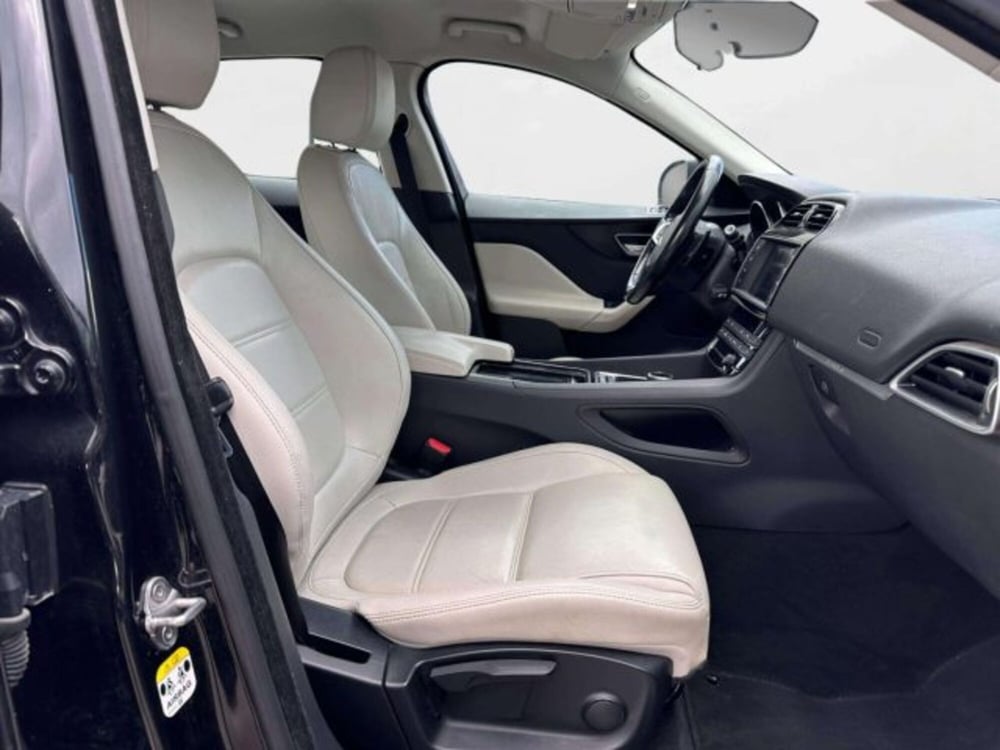 Jaguar F-Pace usata a Siena (3)