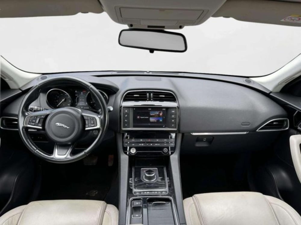 Jaguar F-Pace usata a Siena (5)