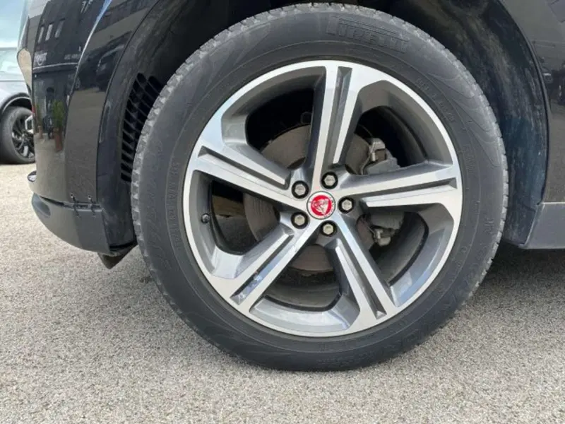 Jaguar F-Pace usata a Siena (9)