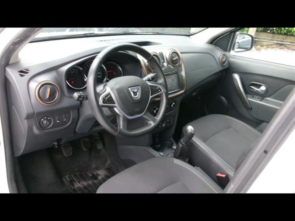 Dacia Sandero usata a Firenze (5)