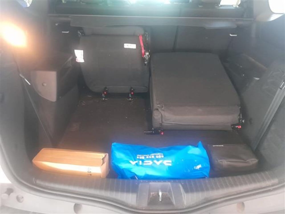 Dacia Jogger usata a Cremona (13)