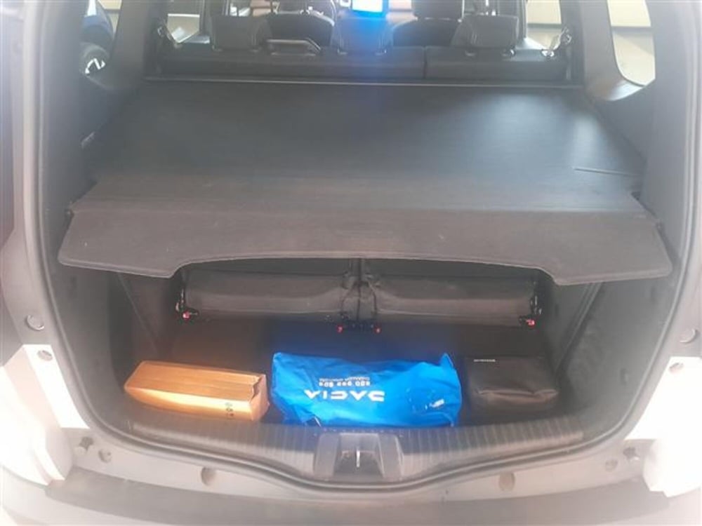 Dacia Jogger usata a Cremona (7)
