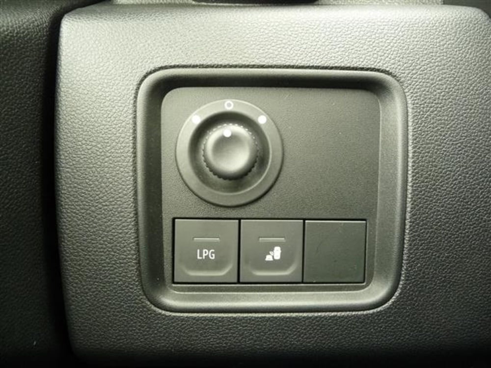 Dacia Duster usata a Vicenza (11)