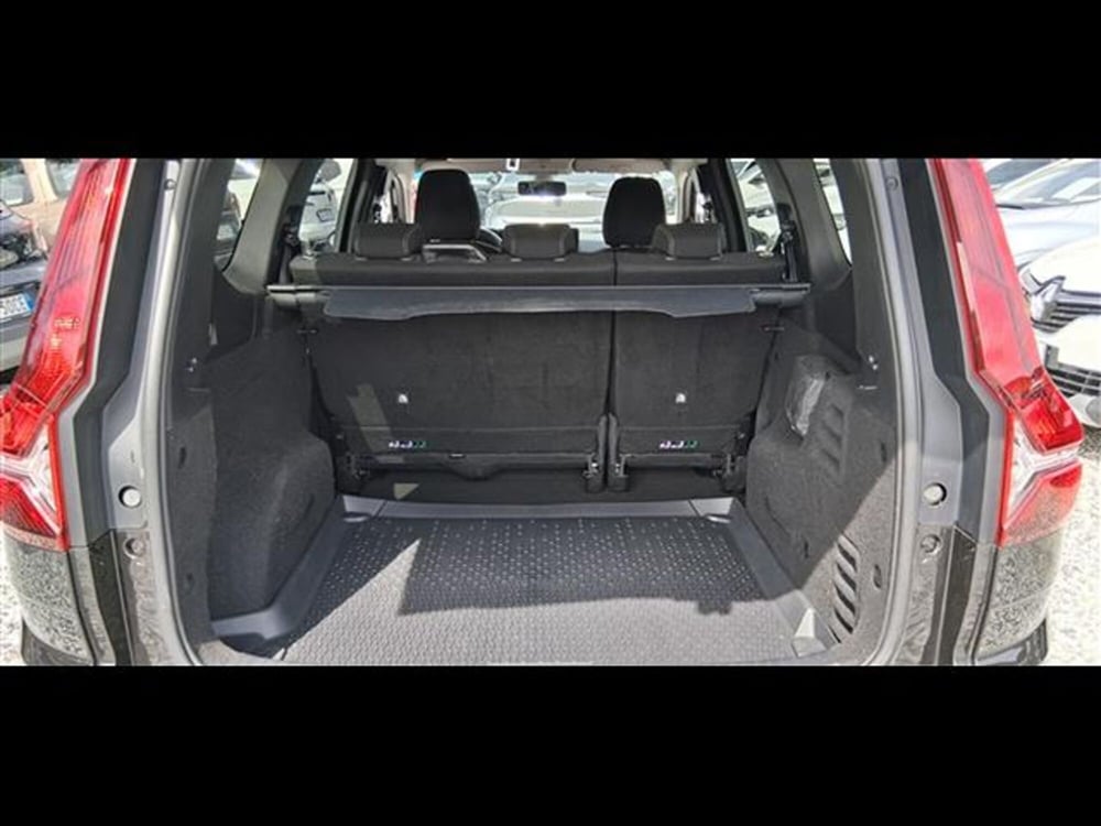 Dacia Jogger usata a Firenze (12)