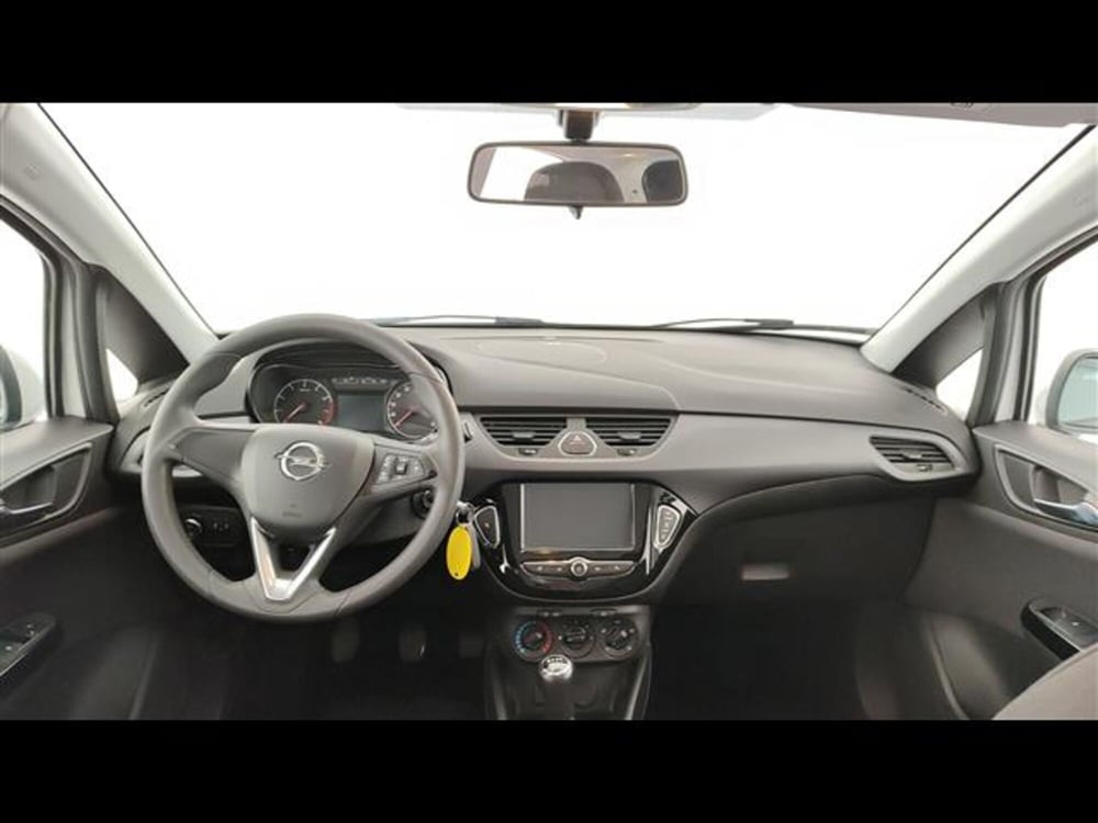 Opel Corsa usata a Milano (12)