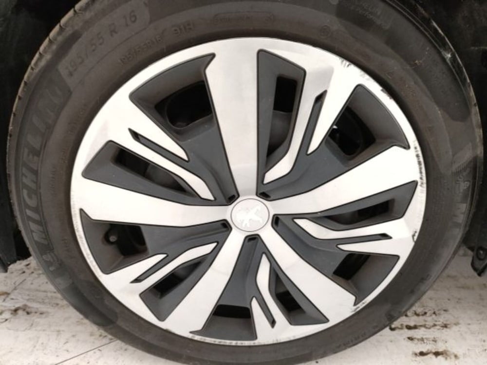 Peugeot 208 usata a Torino (9)