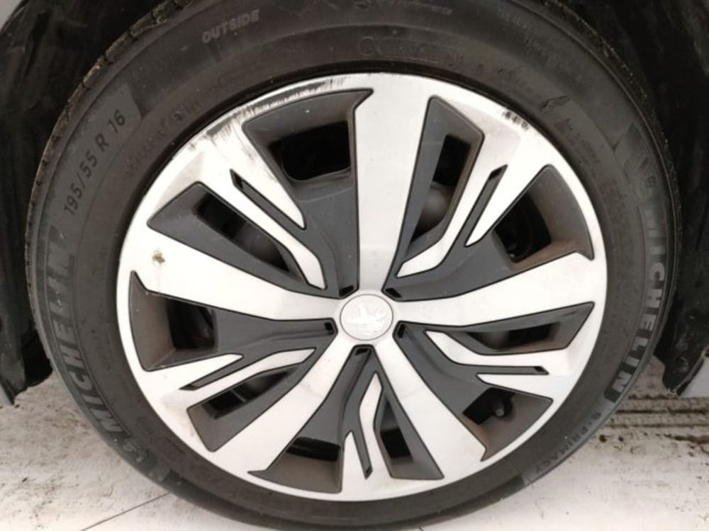 Peugeot 208 usata a Torino (9)