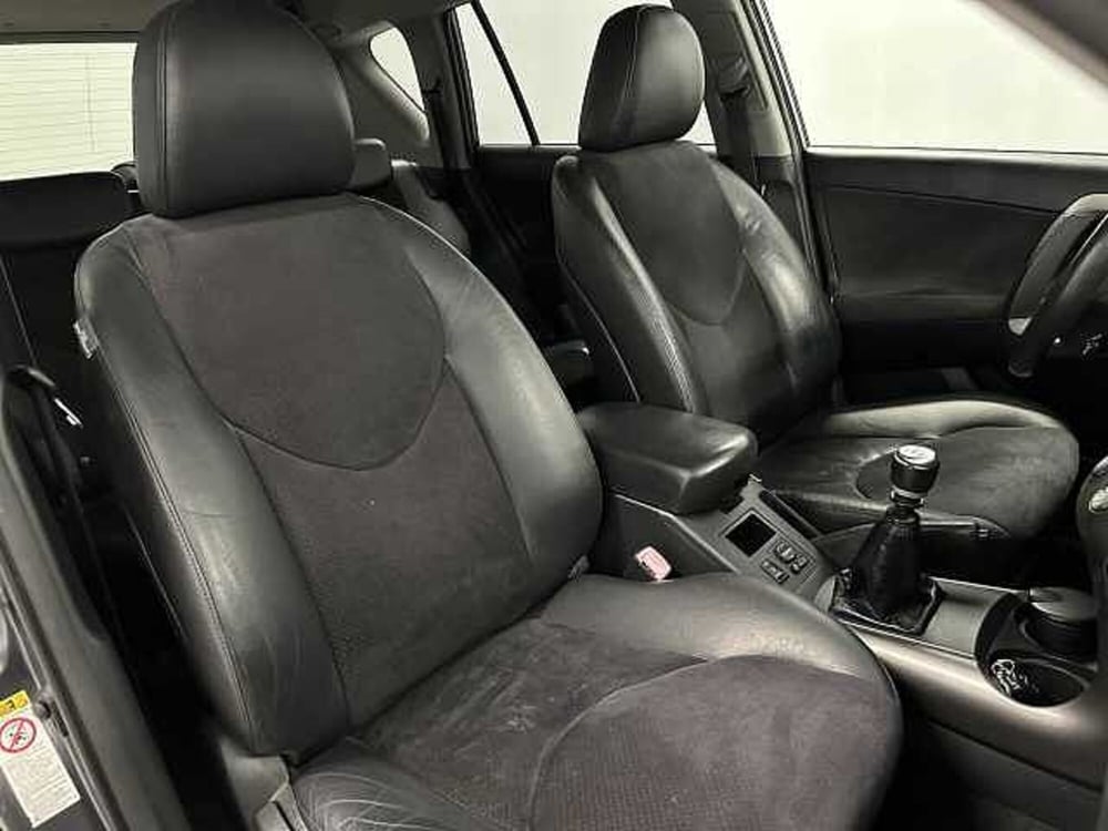 Toyota Rav4 usata a Macerata (16)