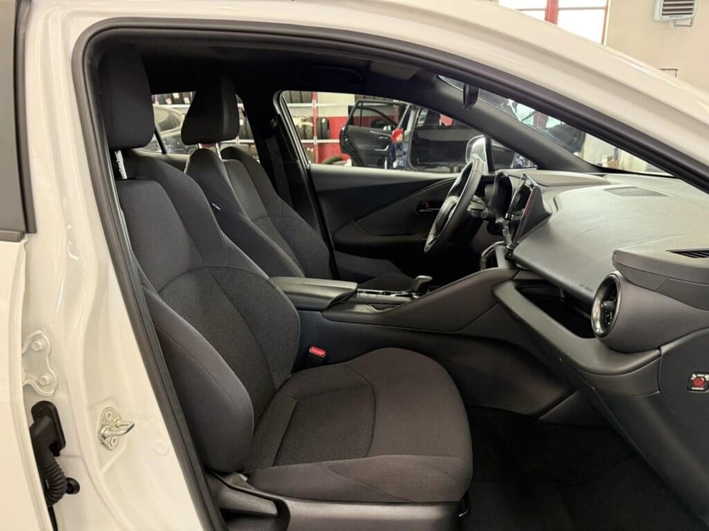 Toyota Toyota C-HR usata a Monza e Brianza (9)