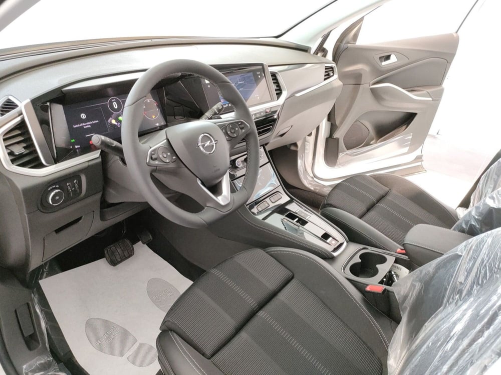 Opel Grandland nuova a L'Aquila (11)