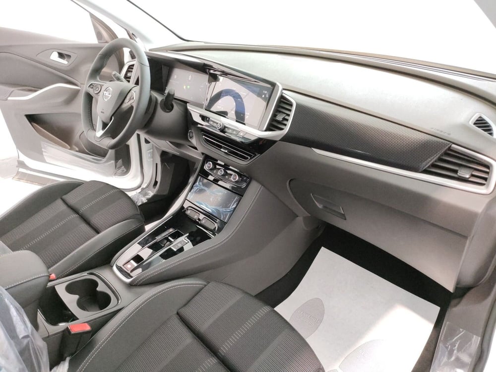 Opel Grandland nuova a L'Aquila (12)