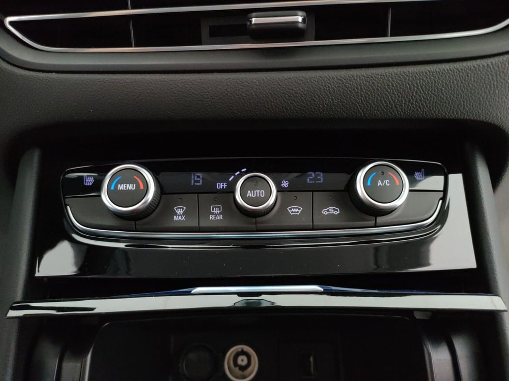 Opel Grandland nuova a L'Aquila (20)