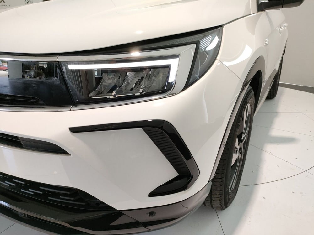 Opel Grandland nuova a L'Aquila (9)