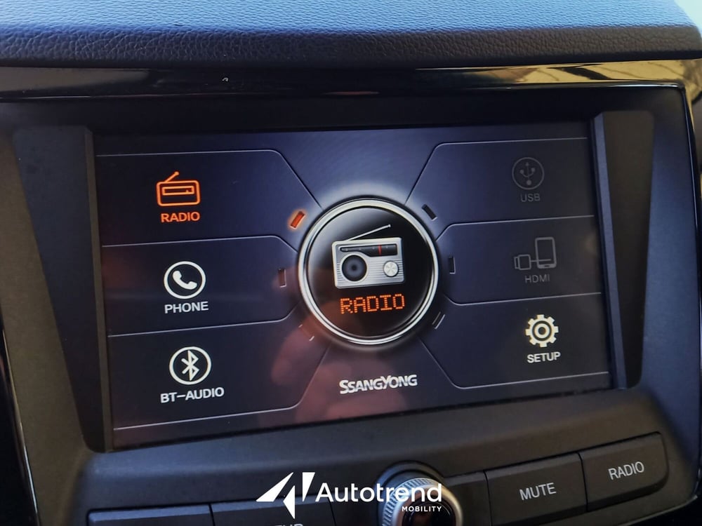 Ssangyong Tivoli usata a Bari (14)
