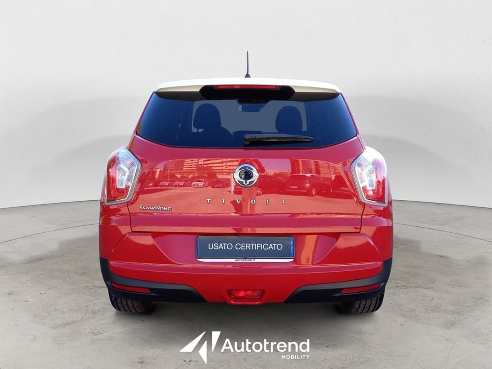 Ssangyong Tivoli usata a Bari (4)