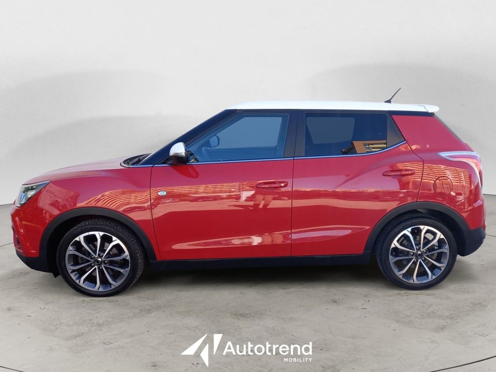 Ssangyong Tivoli usata a Bari (5)