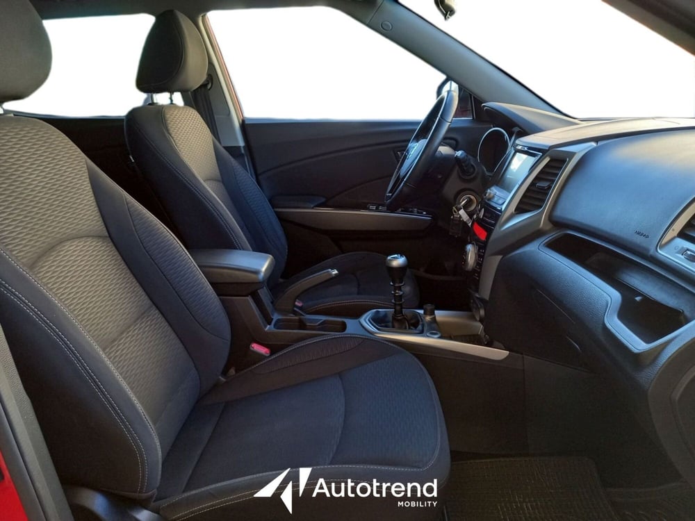 Ssangyong Tivoli usata a Bari (7)