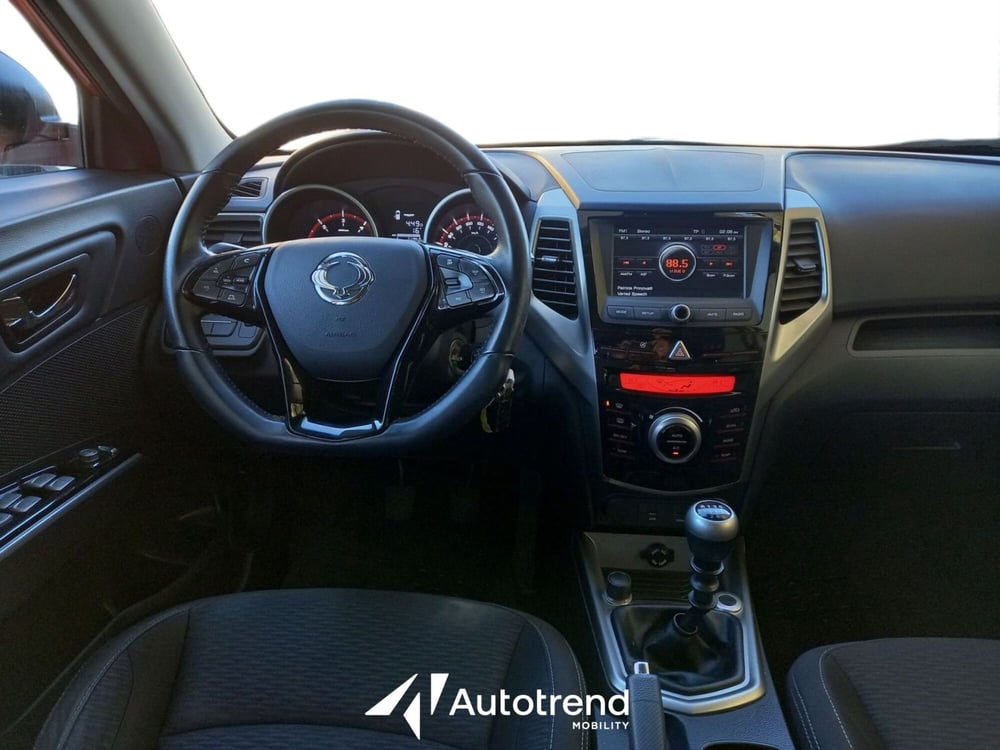 Ssangyong Tivoli usata a Bari (8)