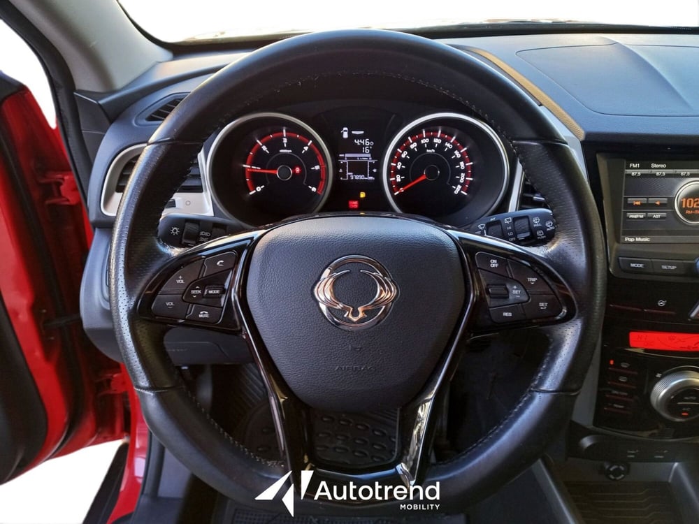 Ssangyong Tivoli usata a Bari (9)