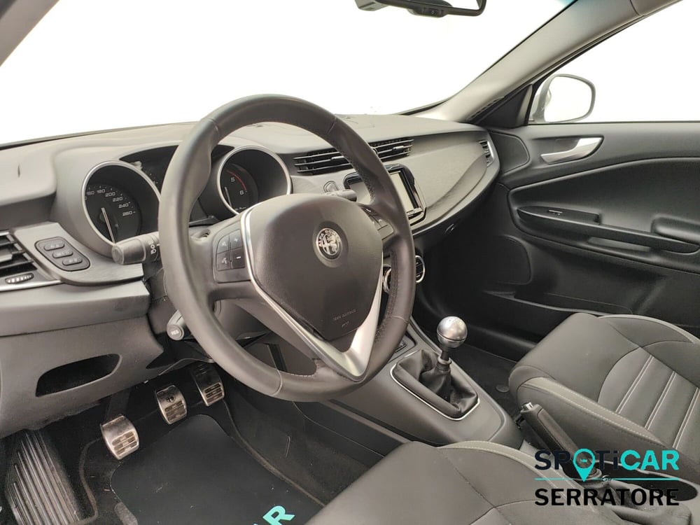 Alfa Romeo Giulietta usata a Como (7)