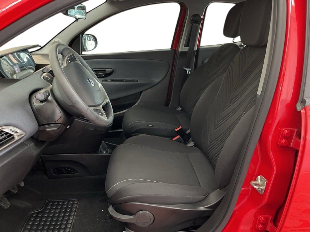 Lancia Ypsilon usata a Torino (10)