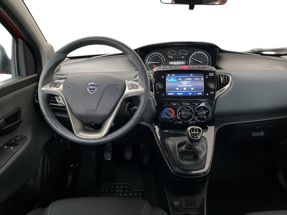Lancia Ypsilon usata a Torino (11)