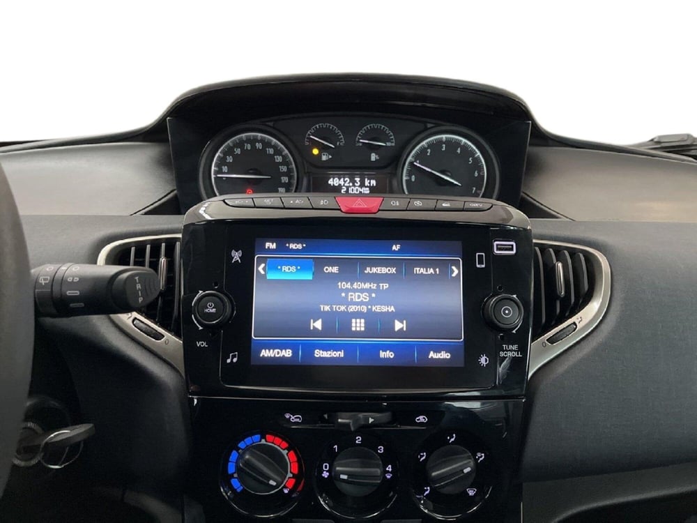 Lancia Ypsilon usata a Torino (13)