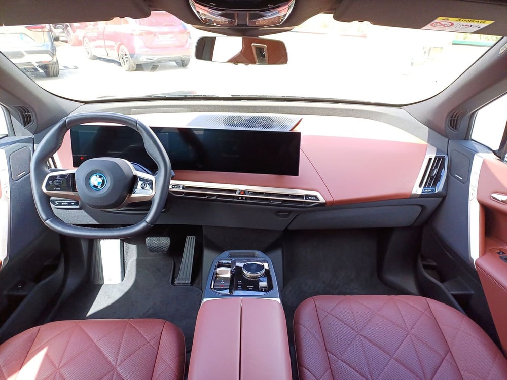 BMW iX nuova a Genova (9)