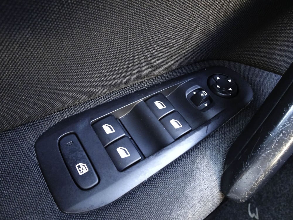 Peugeot 308 SW usata a Treviso (18)