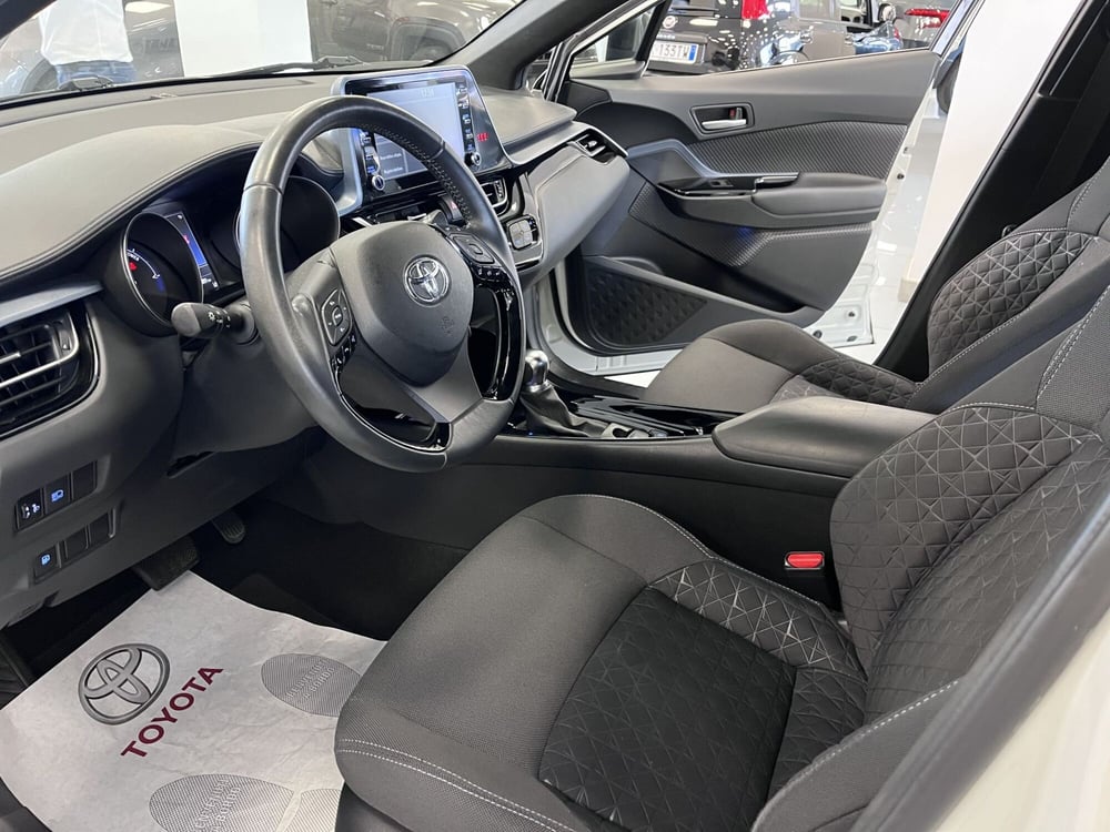 Toyota Toyota C-HR usata a Prato (7)