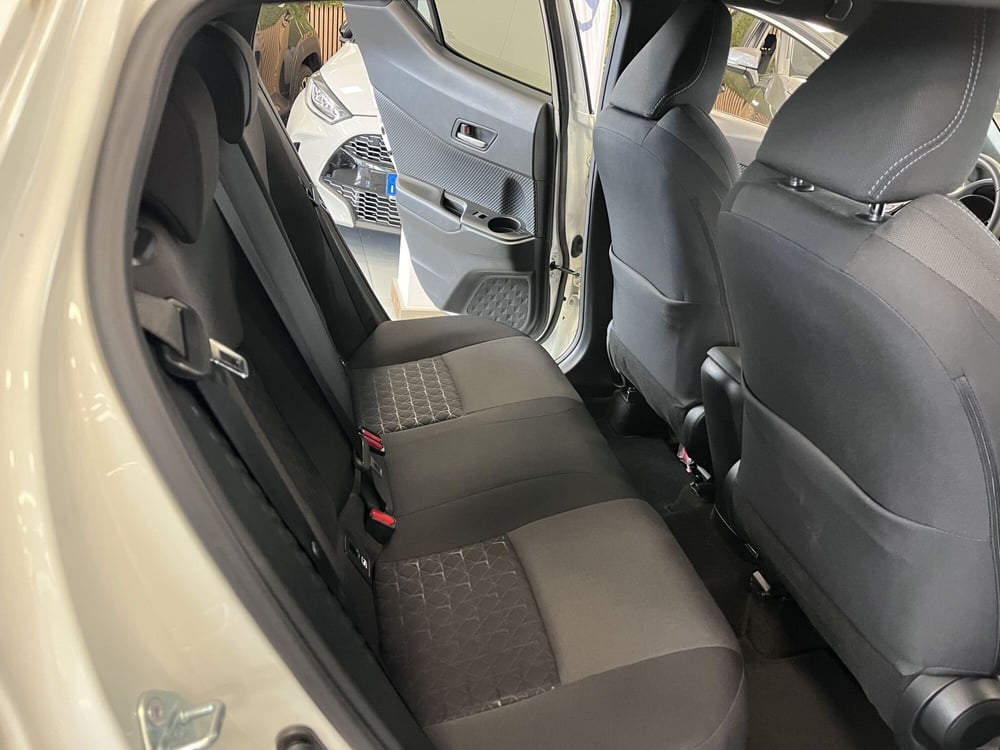 Toyota Toyota C-HR usata a Prato (9)