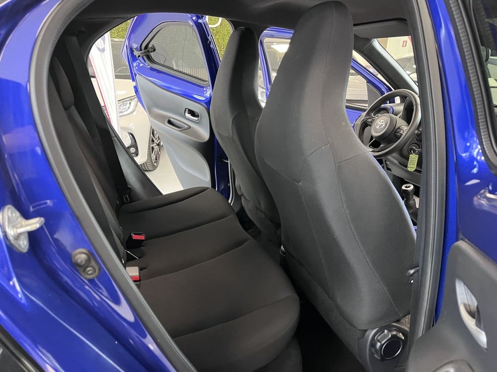 Toyota Aygo X usata a Prato (9)