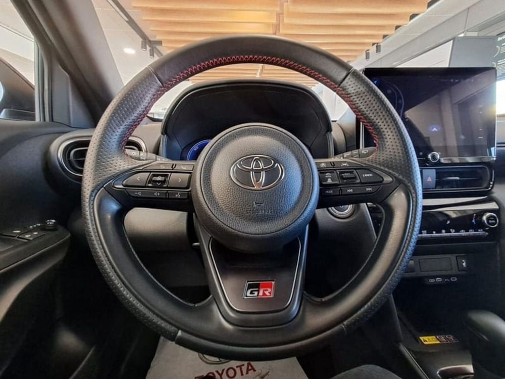 Toyota Yaris Cross usata a Cagliari (14)