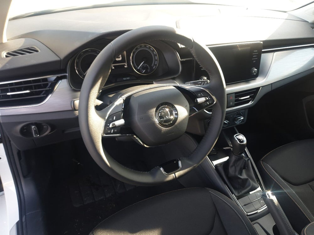 Skoda Kamiq nuova a Ancona (17)