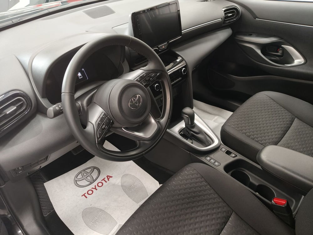 Toyota Yaris Cross usata a Roma (12)