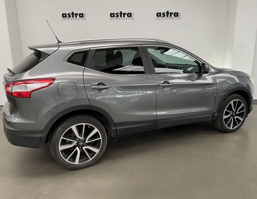 Nissan Qashqai usata a Novara (4)