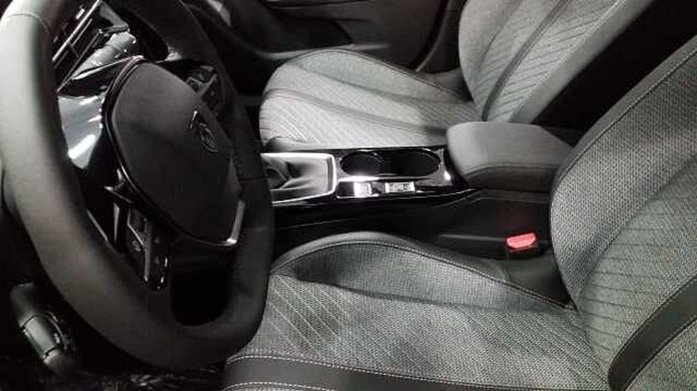 Peugeot 2008 nuova a Messina (8)