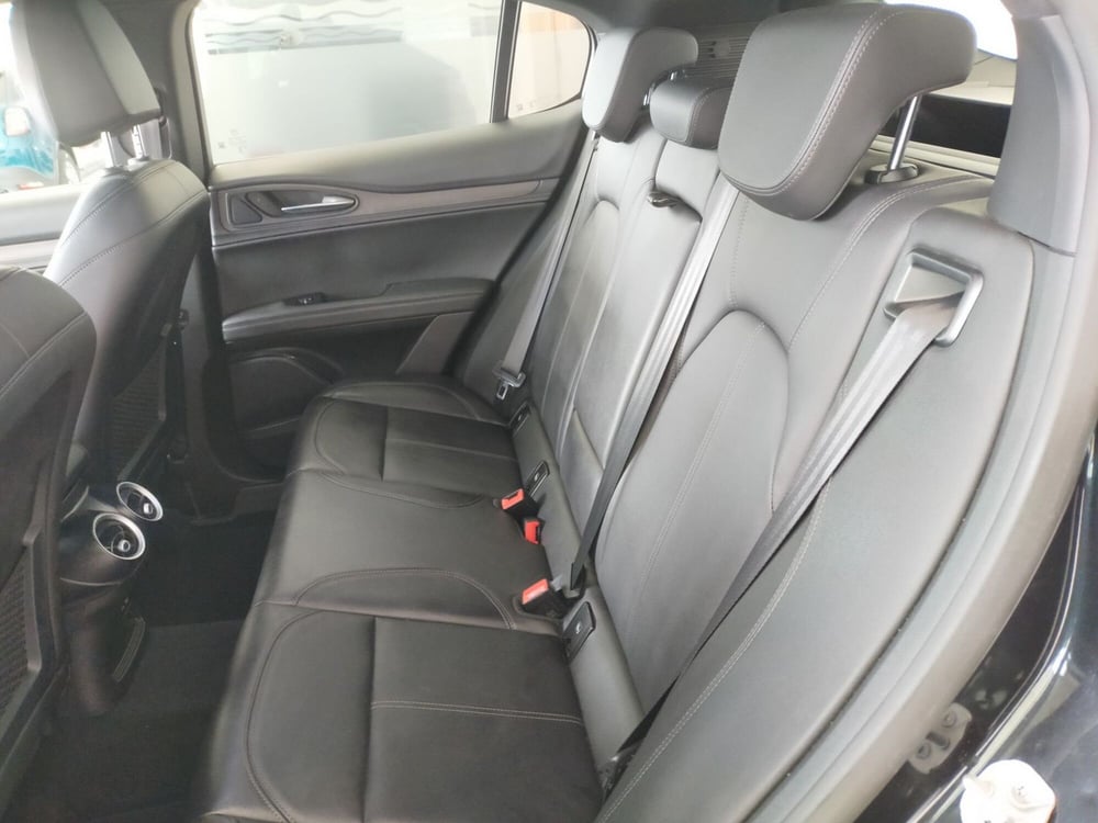 Alfa Romeo Stelvio usata a Reggio Emilia (11)