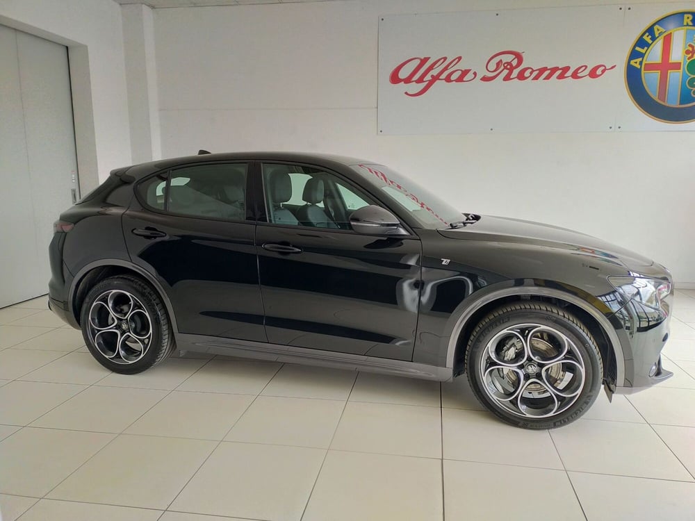 Alfa Romeo Stelvio usata a Reggio Emilia (4)
