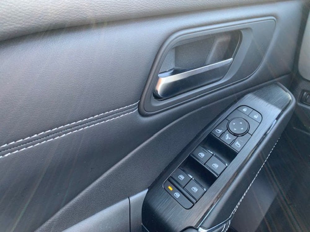 Nissan Qashqai usata a Milano (9)