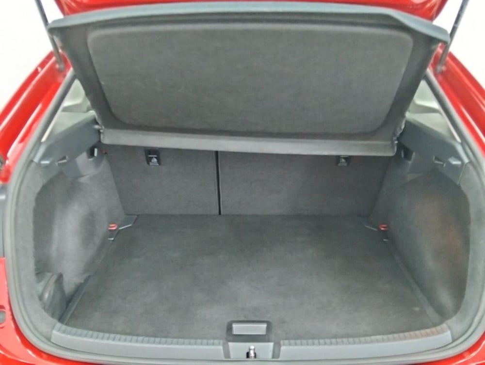 Volkswagen Taigo usata a Como (18)