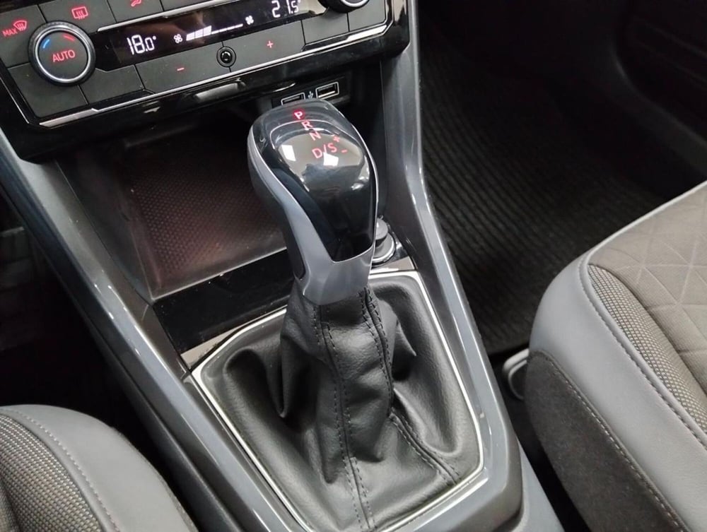 Volkswagen T-Cross usata a Como (17)