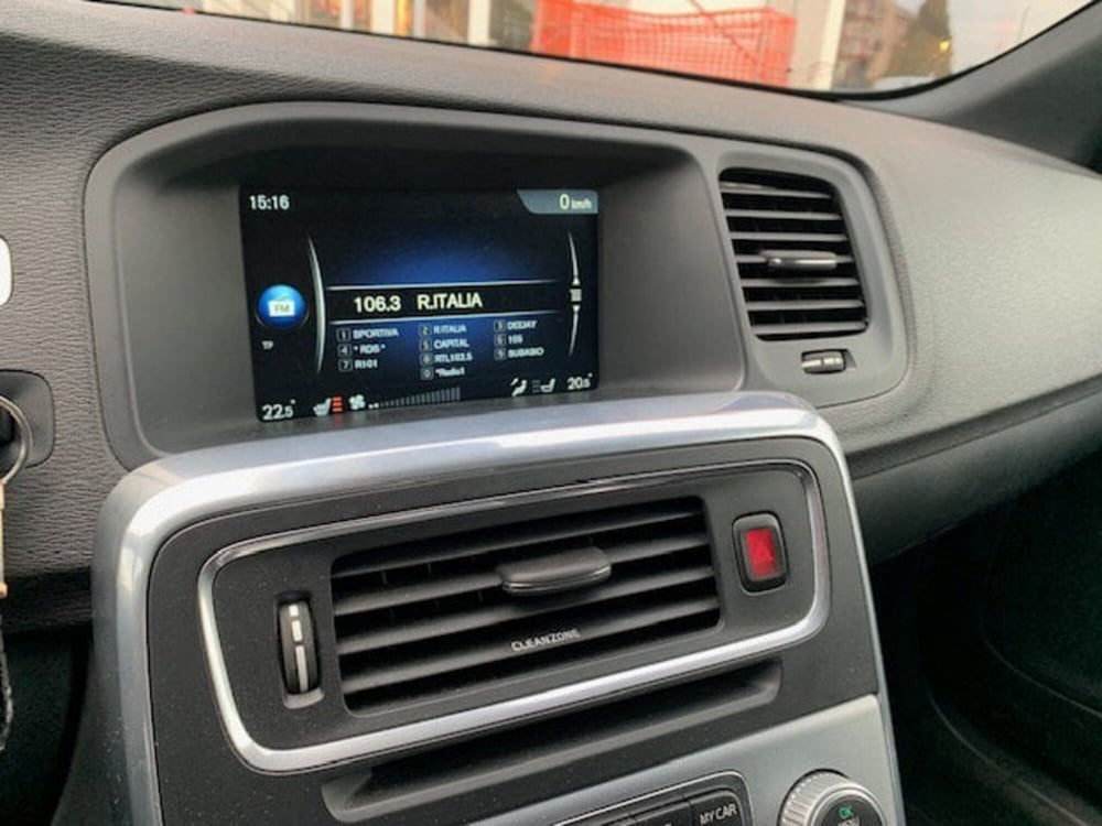 Volvo V60 usata a Milano (16)