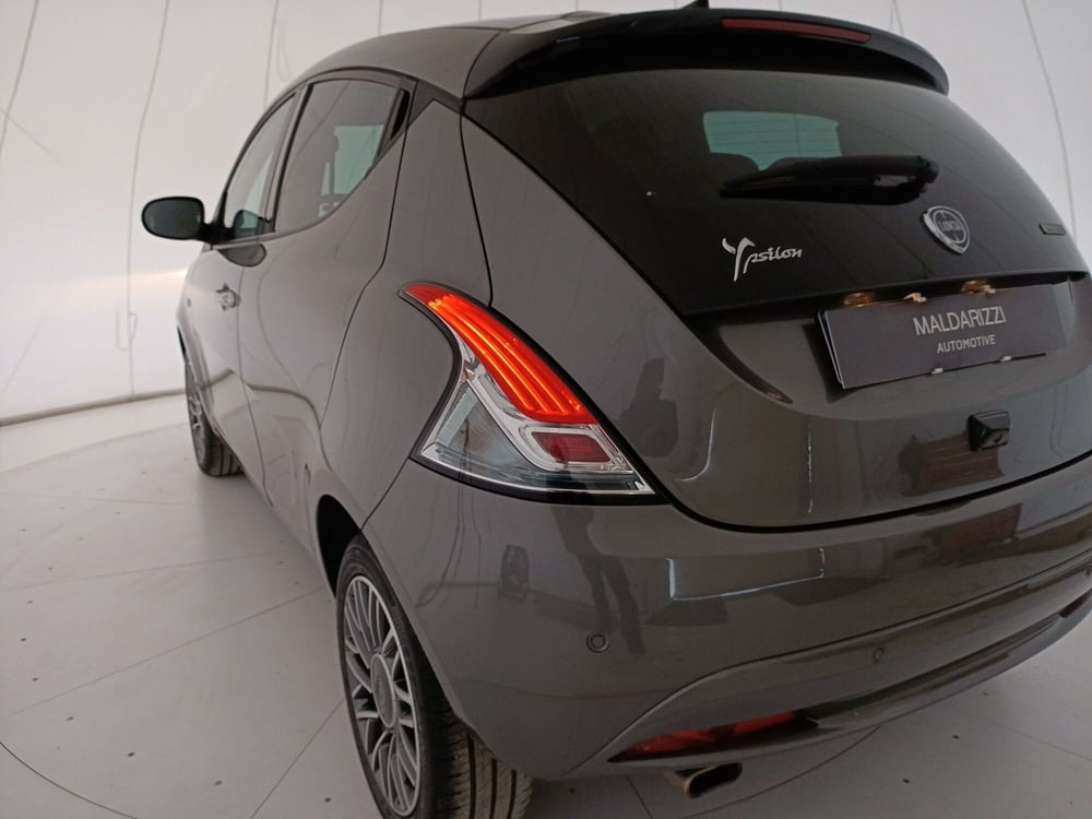 Lancia Ypsilon usata a Matera (11)
